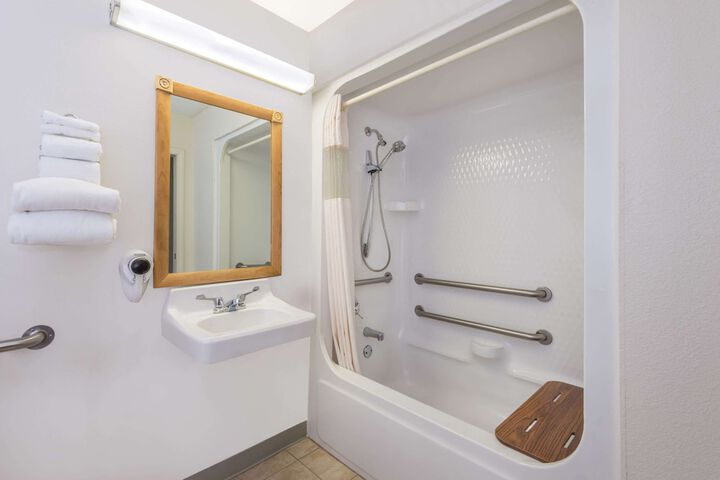 Room 5 of 21