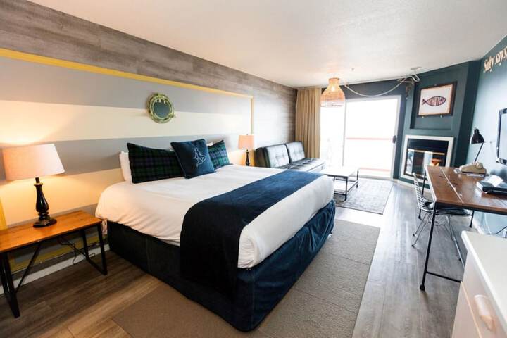 Room 32 of 59