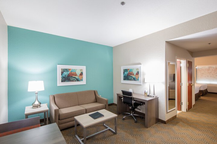 Holiday Inn & Suites Lake City by IHG