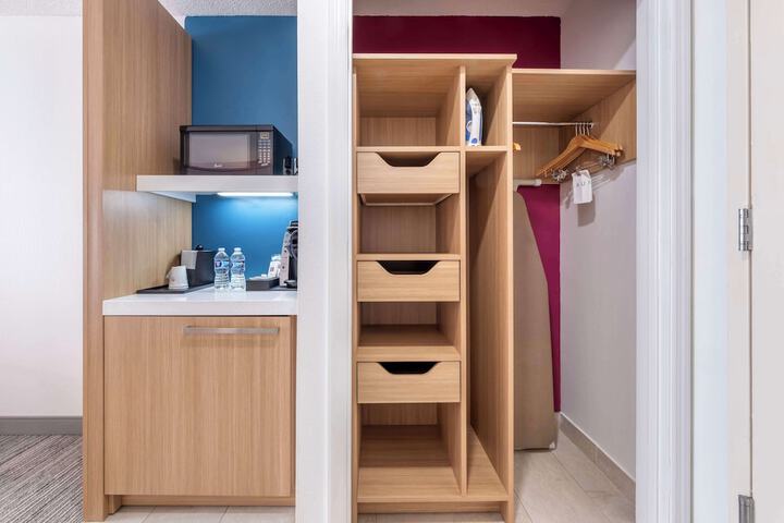 Room 15 of 25