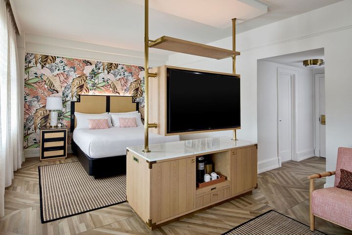 Room 56 of 151