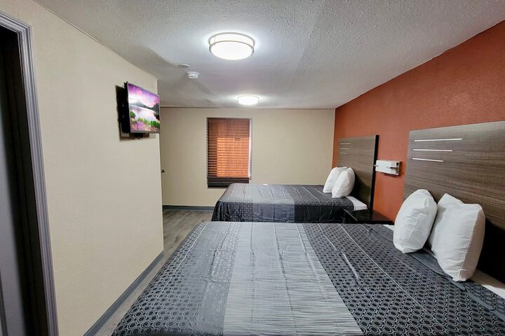 Budget Inn & Suites