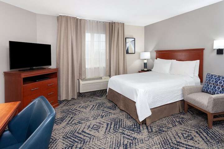 Room 32 of 41