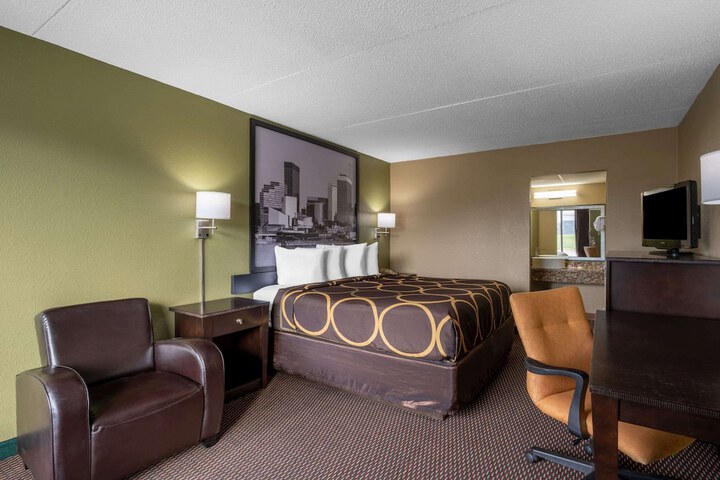Room 9 of 31