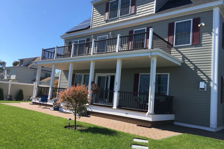 Rooms in Family House in Salem Boston