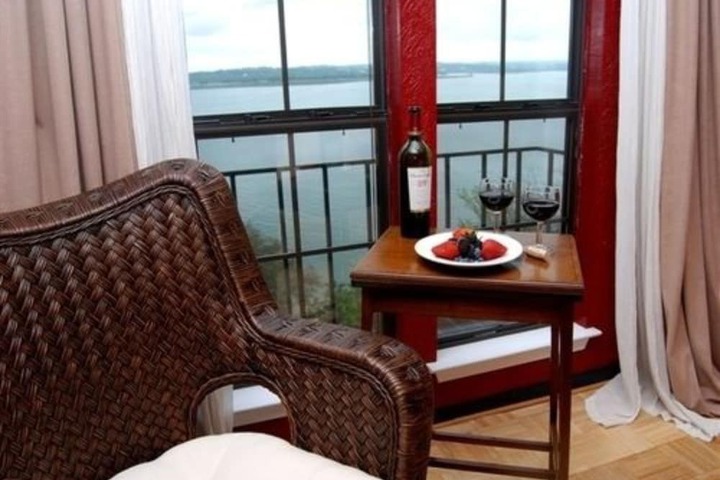 The Lakehouse Bed & Breakfast