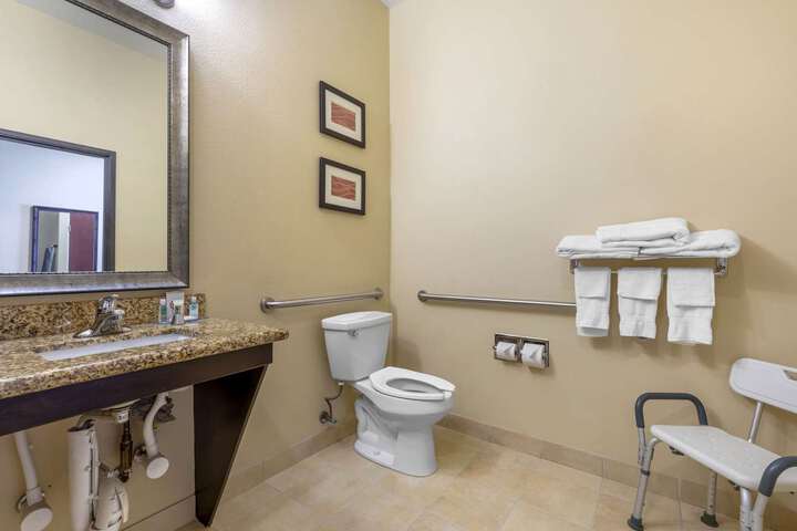 Comfort Inn & Suites (Formerly Executive Inn & Suites Mexia)