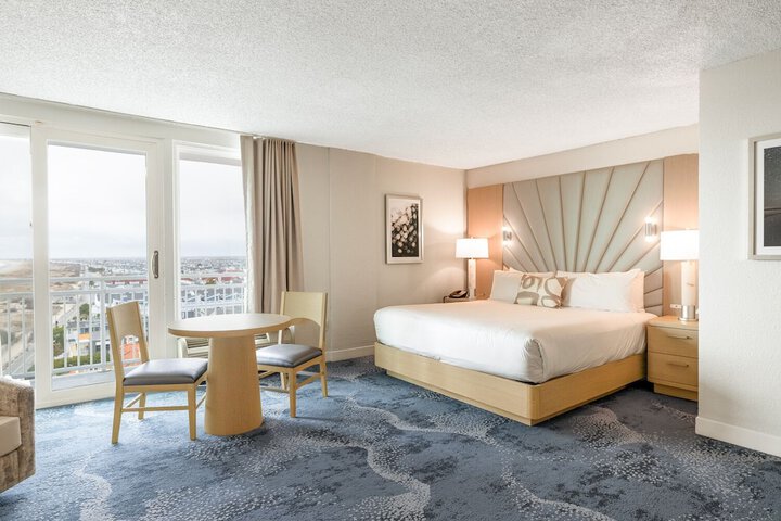 Room 32 of 64