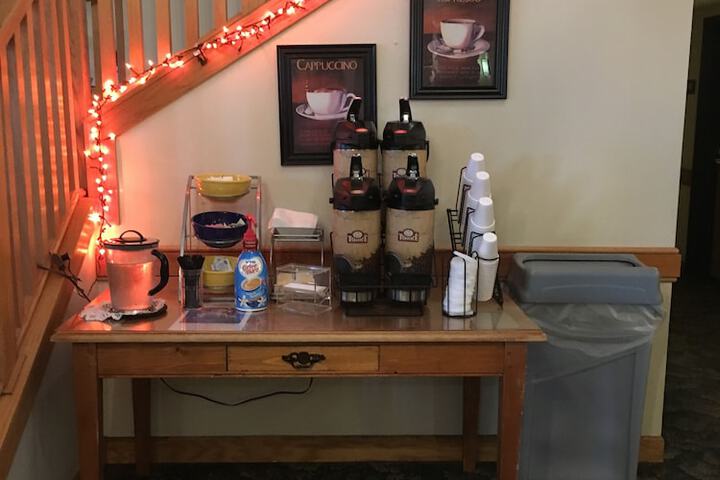 Moose Lake Lodge & Suites