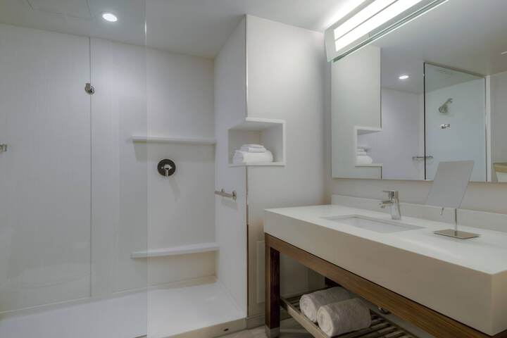 Courtyard by Marriott Winnipeg Airport