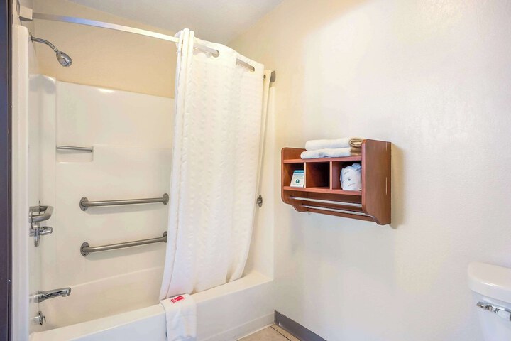 Room 14 of 29