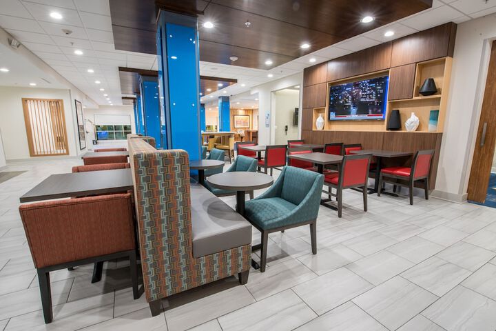 Hotel Interior 22 of 115