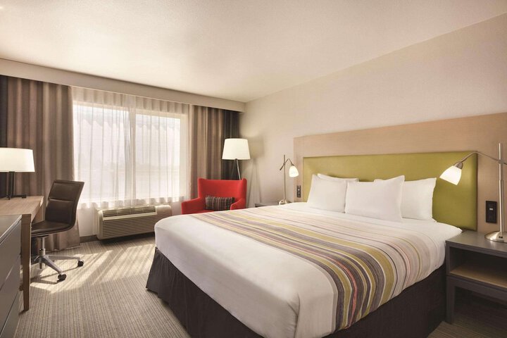 Country Inn & Suites by Radisson Fresno North, CA
