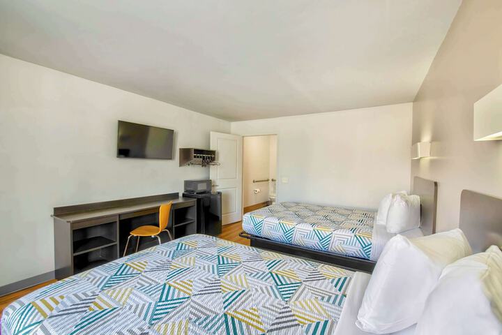 Room 13 of 26