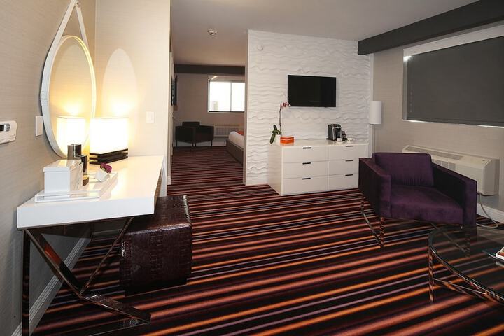 Room 9 of 22