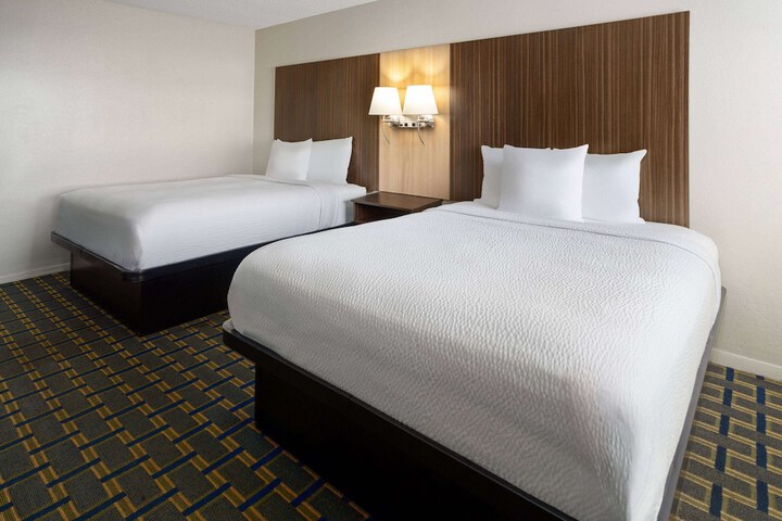 Days Inn by Wyndham Tonawanda / Buffalo