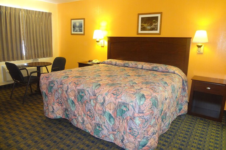 Room 20 of 28