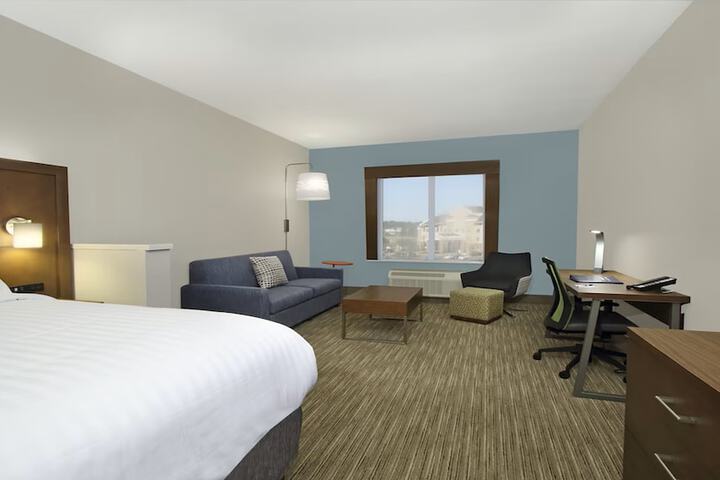 Room 18 of 42