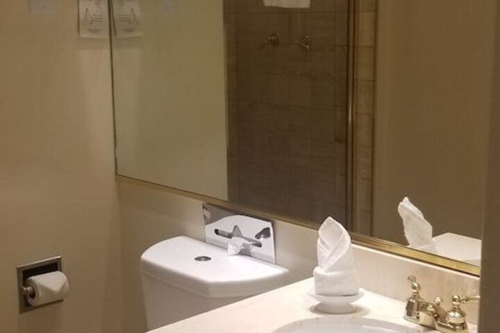 Room 16 of 20