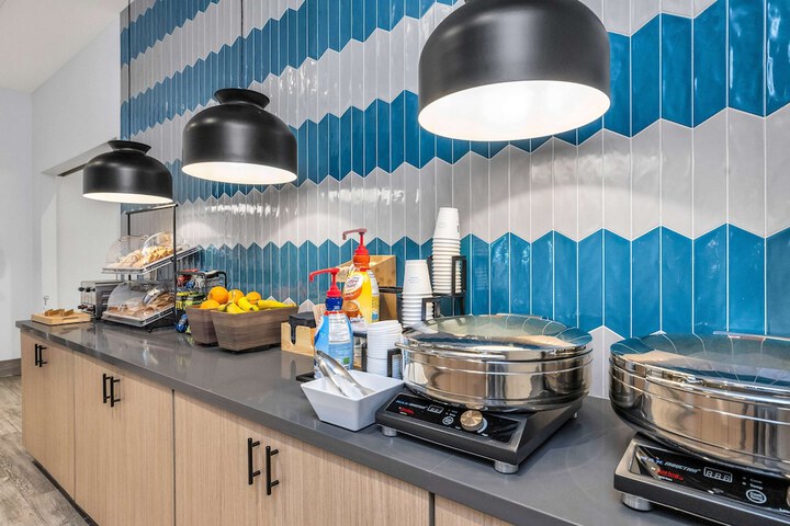 Breakfast/Coffee Service 67 of 78