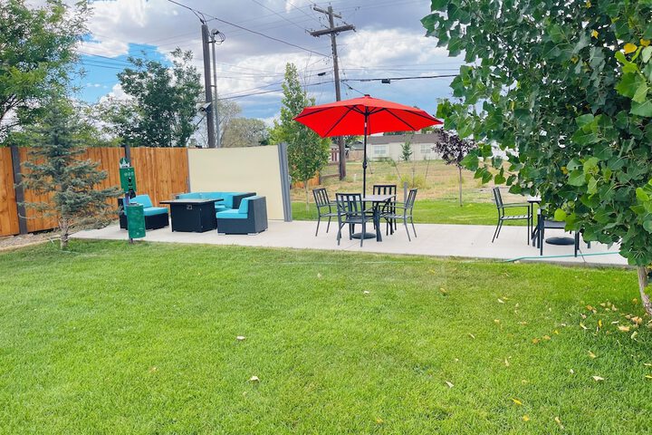 Blue Sage Inn & Suites