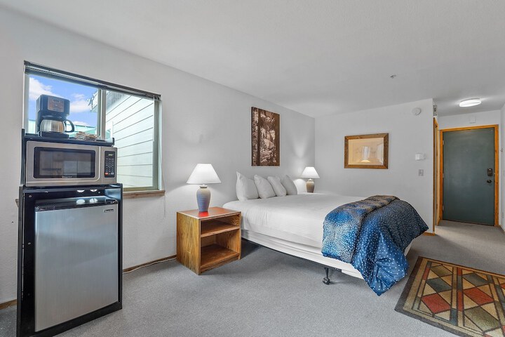 Cozy Kirkwood Condo â The Meadows 2 Bedroom 2 Condo by RedAwning