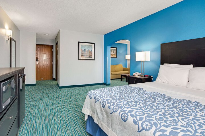 Room 12 of 19