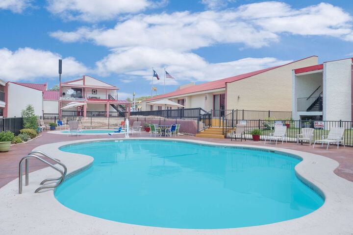 Pool 6 of 24