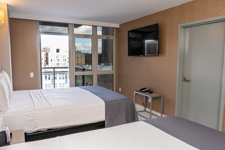 Room 9 of 23