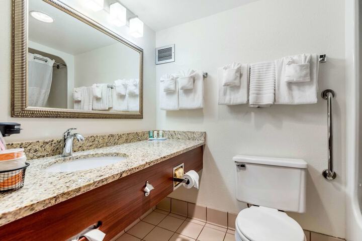 Quality Inn & Suites Zanesville City Center