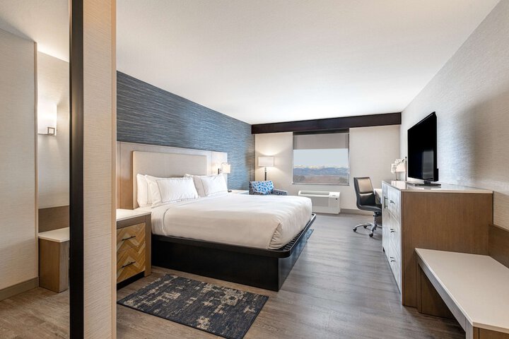 Room 16 of 36