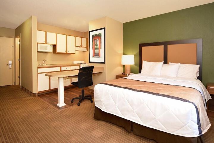 Room 26 of 61