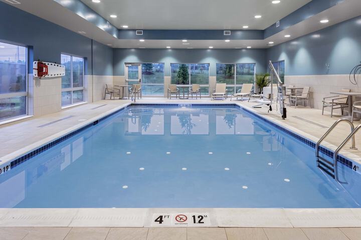 Holiday Inn Express & Suites Madison by IHG
