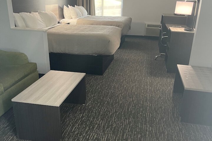 Room 11 of 27