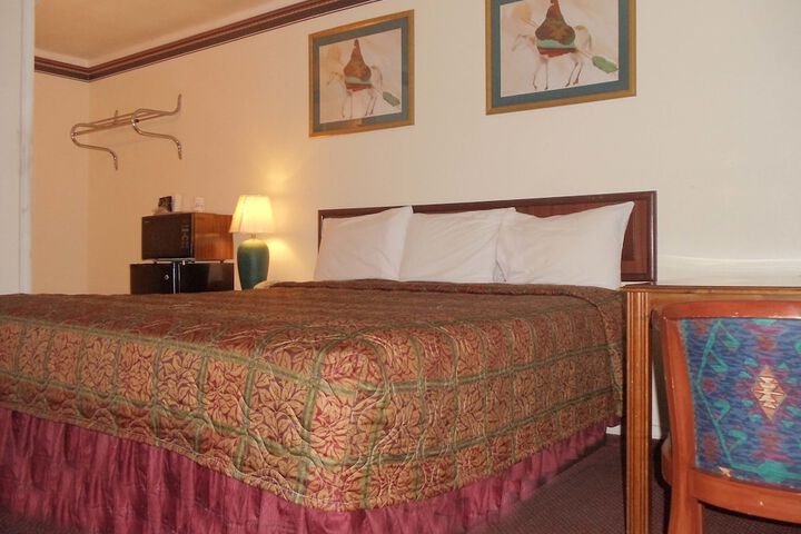 Antlers Budget Inn