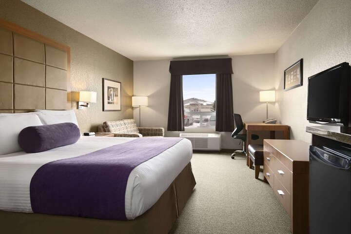 Room 11 of 34