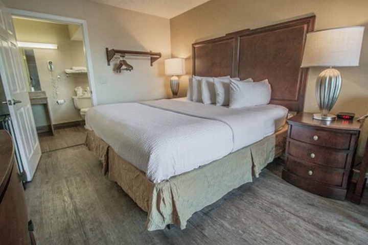Room 20 of 28