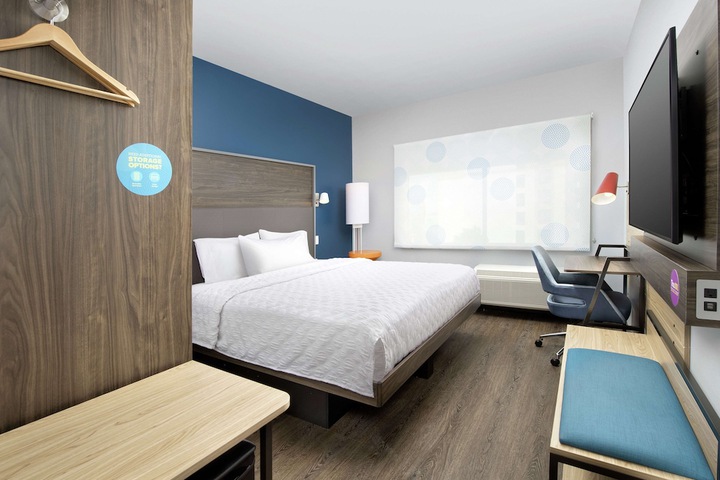 Room 16 of 46