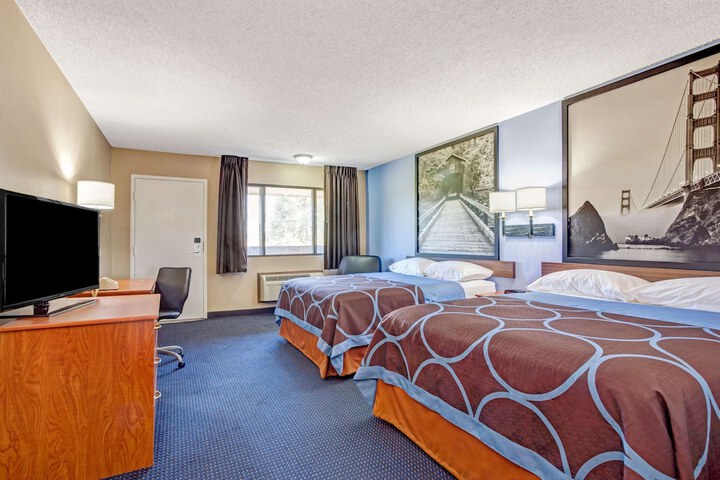 Super 8 by Wyndham Albany / Corvallis