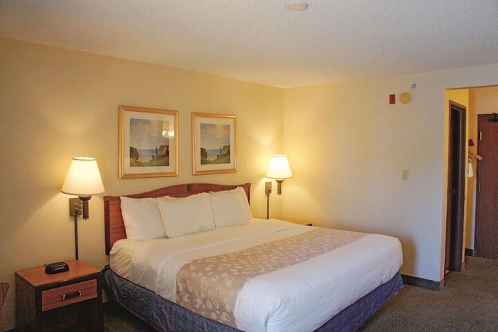 Room 9 of 17