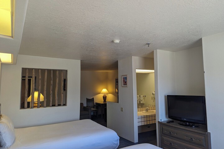 Sagebrush Inn & Suites