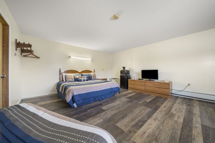 Room 33 of 59