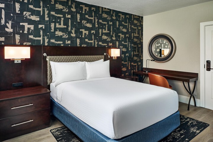 Hotel Alex Johnson Rapid City Curio Collection by Hilton