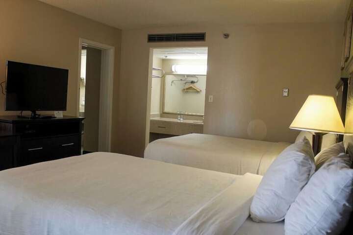 Quality Inn & Suites Moline - Quad Cities