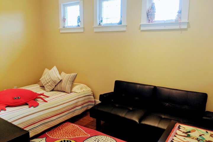 Room 27 of 51