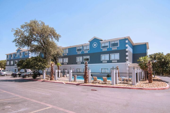 Hotel 3 of 48