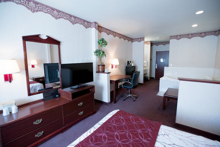 Lounge 21 of 25