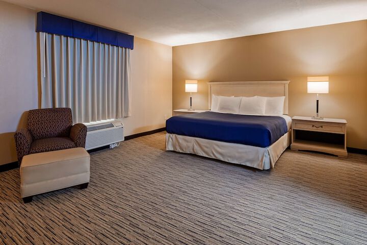 Room 8 of 24