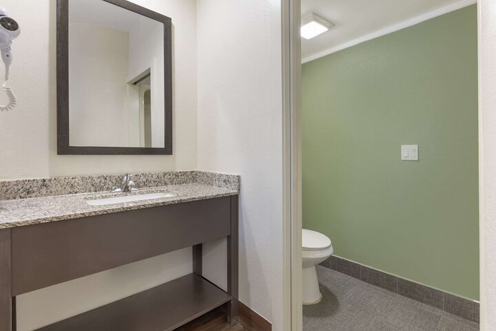 Room 20 of 32