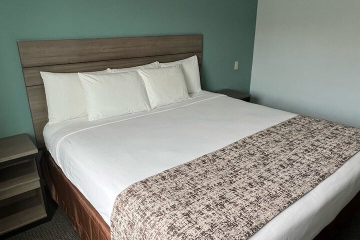 Room 9 of 23